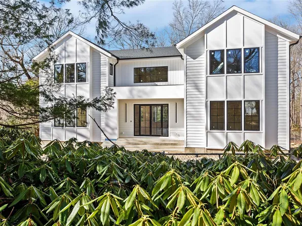 27 Willard Way, Dix Hills, NY 11746