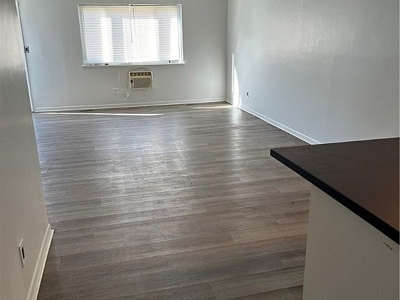 4th image of 29904 Euclid Ave Unit 1-5A