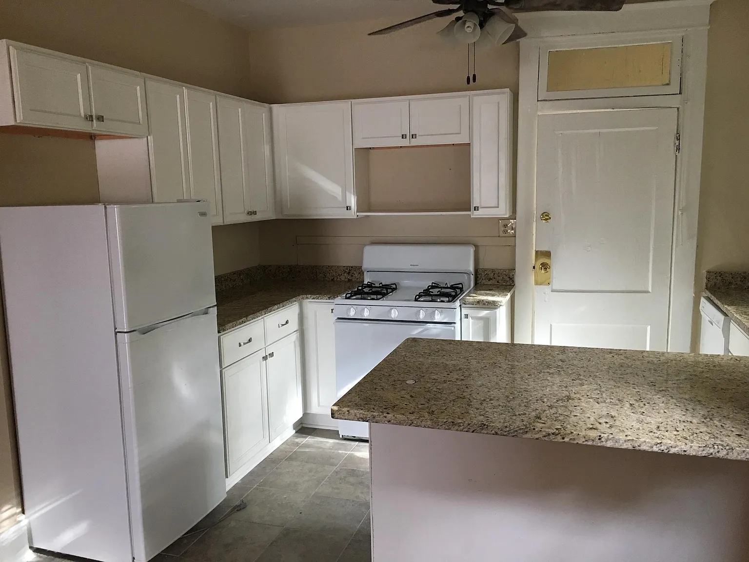2 bed, $1,250 — Photo 4