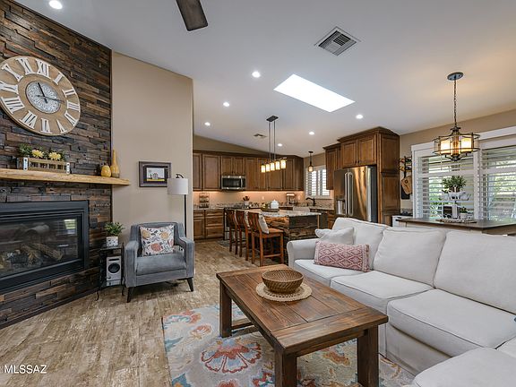 5th image of 4716 N Mayfair Cir