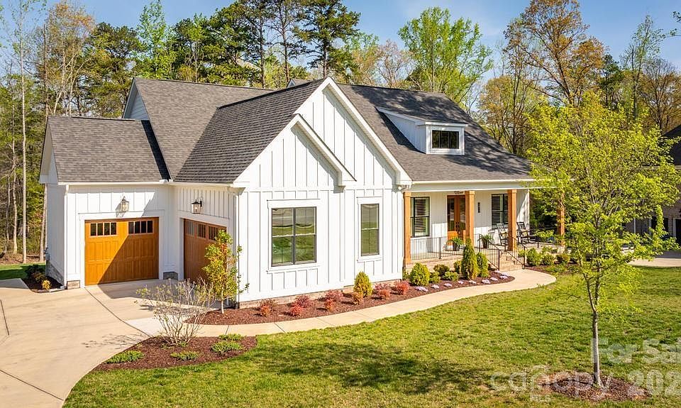 1st image of 2411 Callaghan Ct