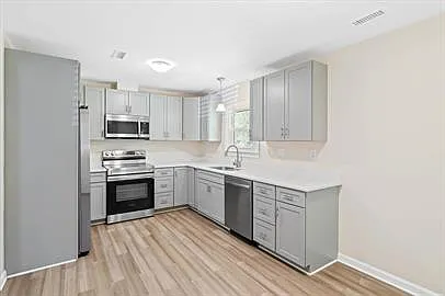 613 Grantland Dr — Photo 6