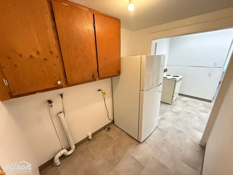 912 S 10th Ave — Photo 8