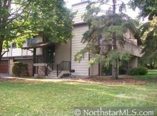 1571 Four Oaks Rd, Eagan, MN 55121