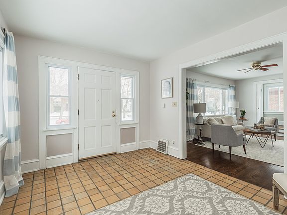 3rd image of 4136 N Farwell Ave