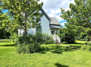 242 6th Ave SW, Cambridge, MN 55008