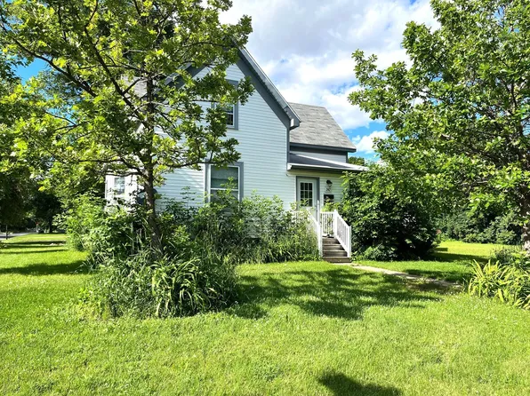 242 6th Ave SW, Cambridge, MN 55008