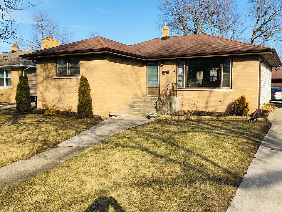 nicely landscaped front