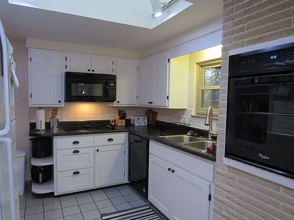 5th image of 6806 Woodcrest Dr