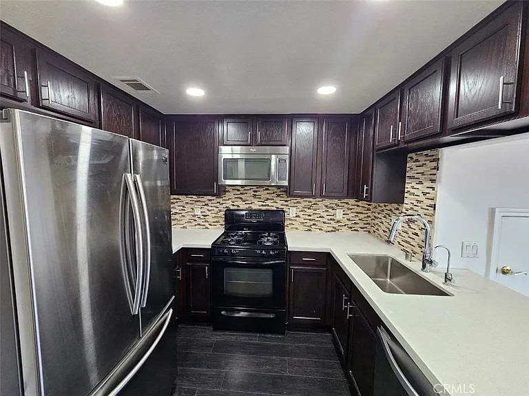 22027 Hawaiian Ave — Photo 11