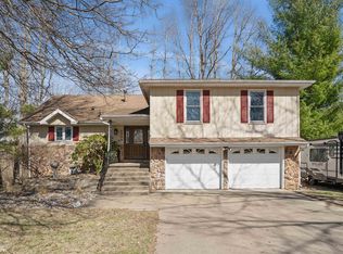 2500 Sunrise Ln, Burlington, IA 52601
