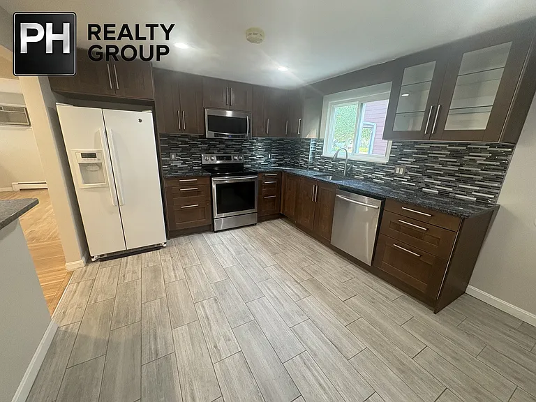 39-41 Townly Rd #1 — Photo 13