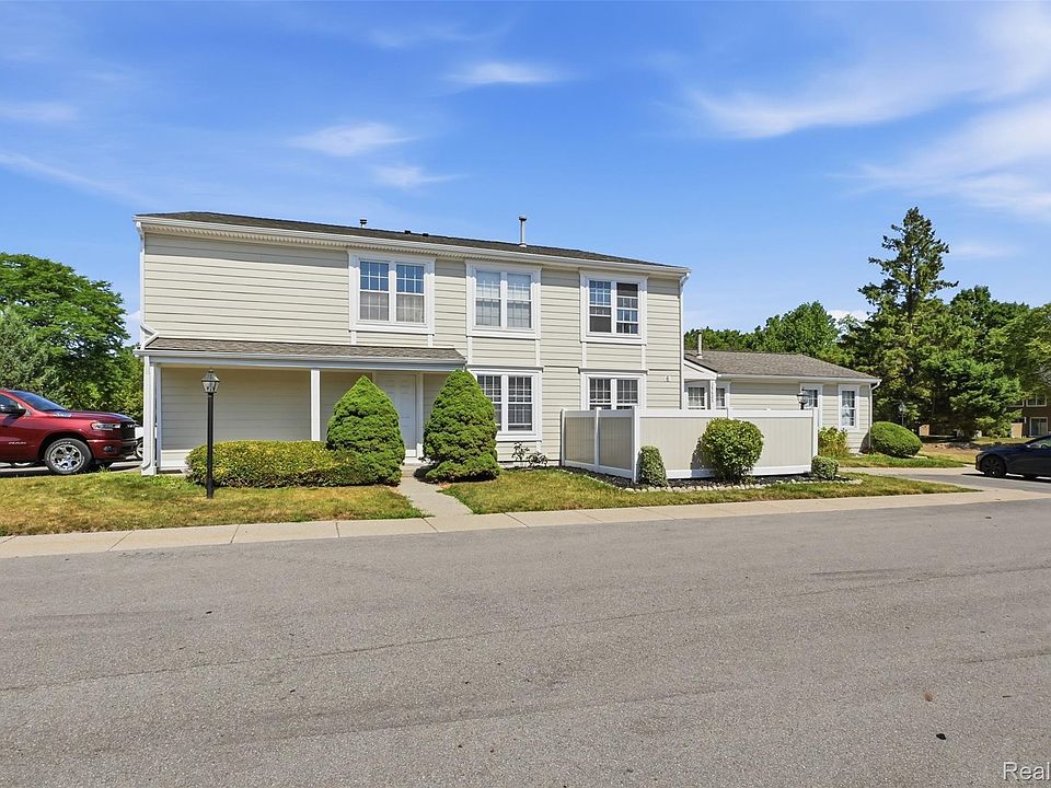 39625 Village Wood Ln Unit 6, photo 2