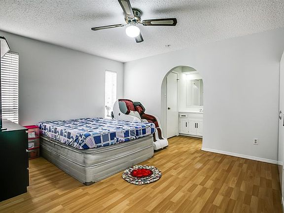 4th image of 1025 Delores Dr