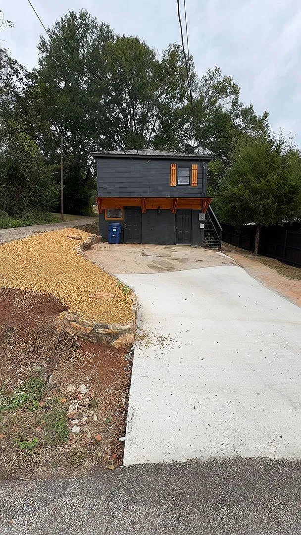230 Hale St A, Oxford — Photo 1