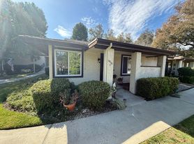 19510 Avenue Of The Oaks, Santa Clarita, CA