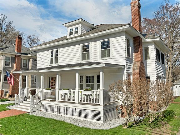 2nd image of 951 Chestnut St