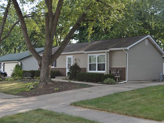3rd image of 208 Larchwood Ln
