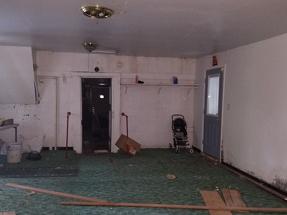 4th image of 7325 W Henry St