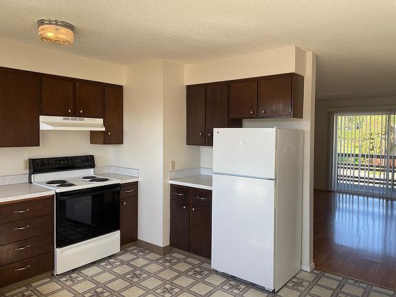 5th image of 6004 W Walnut St Unit B