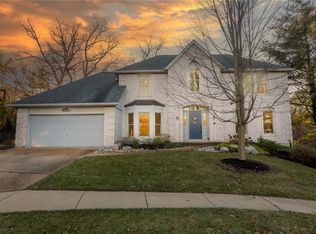 2910 Bayberry Ridge Dr, Saint Louis, MO 63129