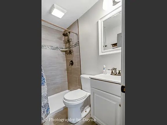 2nd image of 296 N Jackson Ave