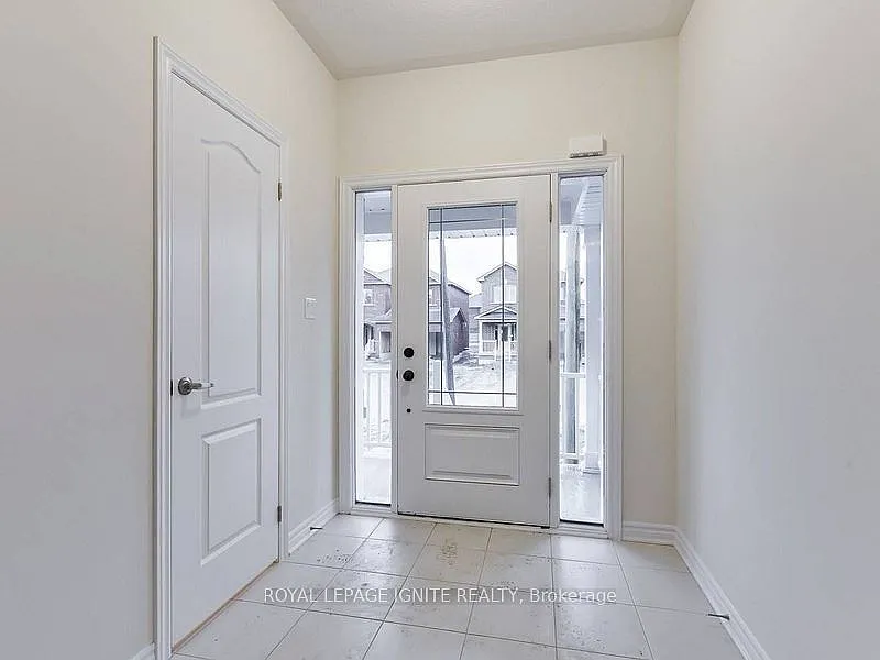 4 bed, $2,500 — Photo 2