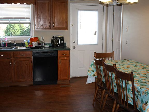 3rd image of 4532 Maple Shade Cir