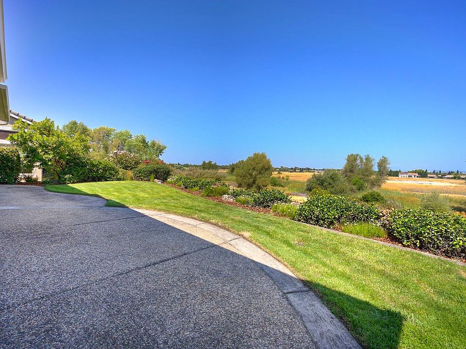 1st image of 1590 Summerhill Ln