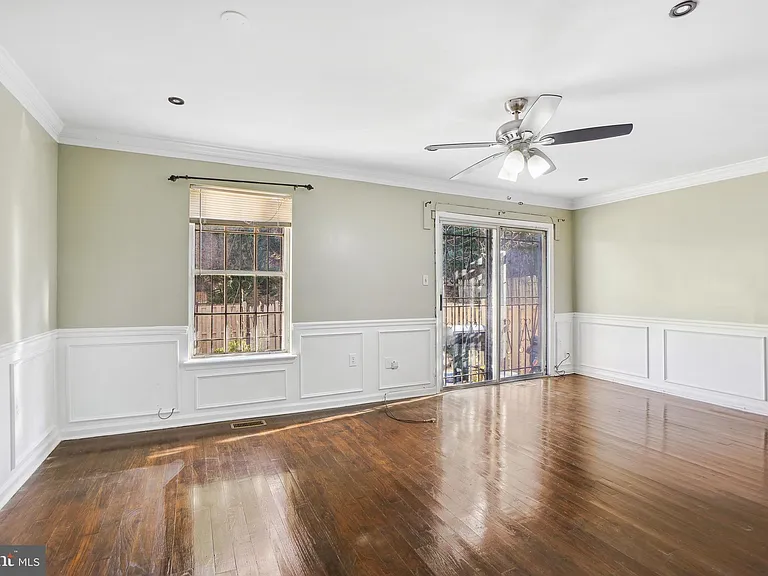 9063 Congress Pl — Photo 8