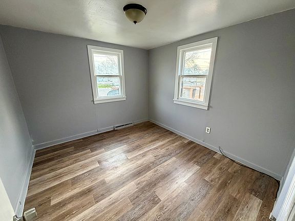 5th image of 1331 Carman St