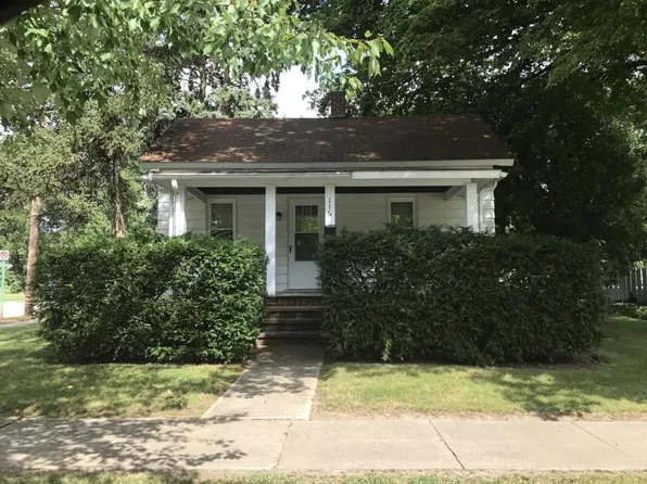 116 Chippewa St, Buchanan, MI 49107