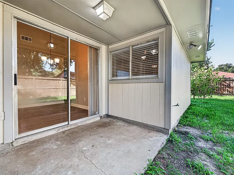 14306 River Glen Dr — Photo 24