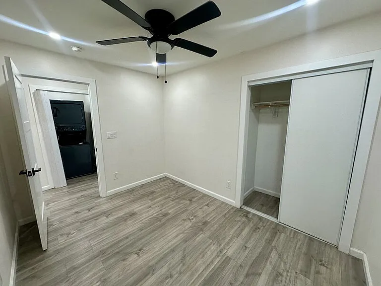 1447 E Mountain View Rd #1 — Photo 7