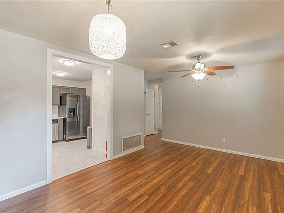 4th image of 718 Highland Pkwy