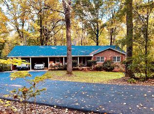 3161 Shannon Dr, Keswick, VA 22947