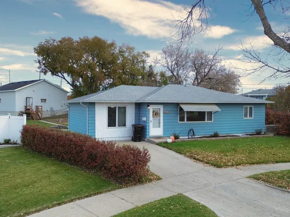 1512 10th St W, Williston, ND 58801