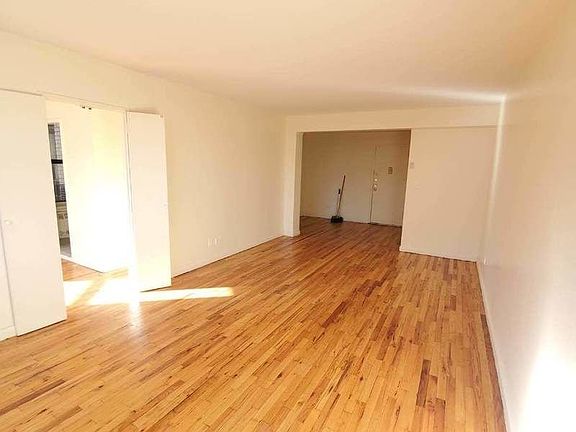 2nd image of 1829 Caton Ave APT 5D