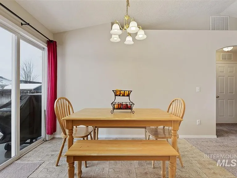 1622 W Meffan Ave — Photo 4