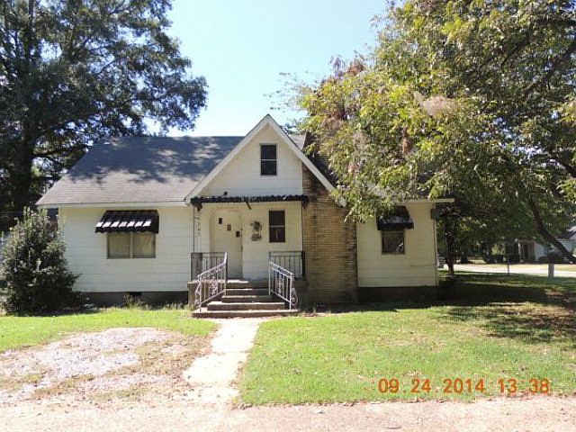 2nd image of 203 S Seventh