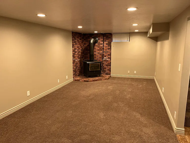 379 N 250 E — Photo 19
