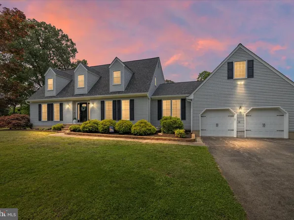 1379 Old Water Oak Point Rd, Pasadena, MD 21122