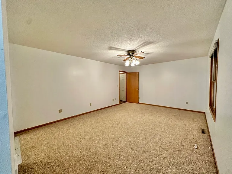 3610 Alburnett Rd — Photo 10