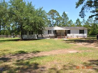 81 Moss Tree Rd, Hortense, GA 31543
