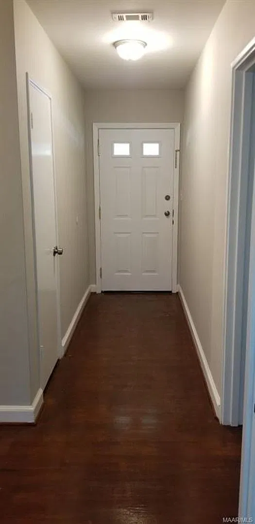1027 Parkwood Drive — Photo 4