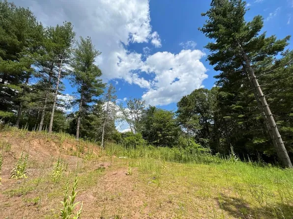 1294 Krattley Ln N, Hudson, WI 54016