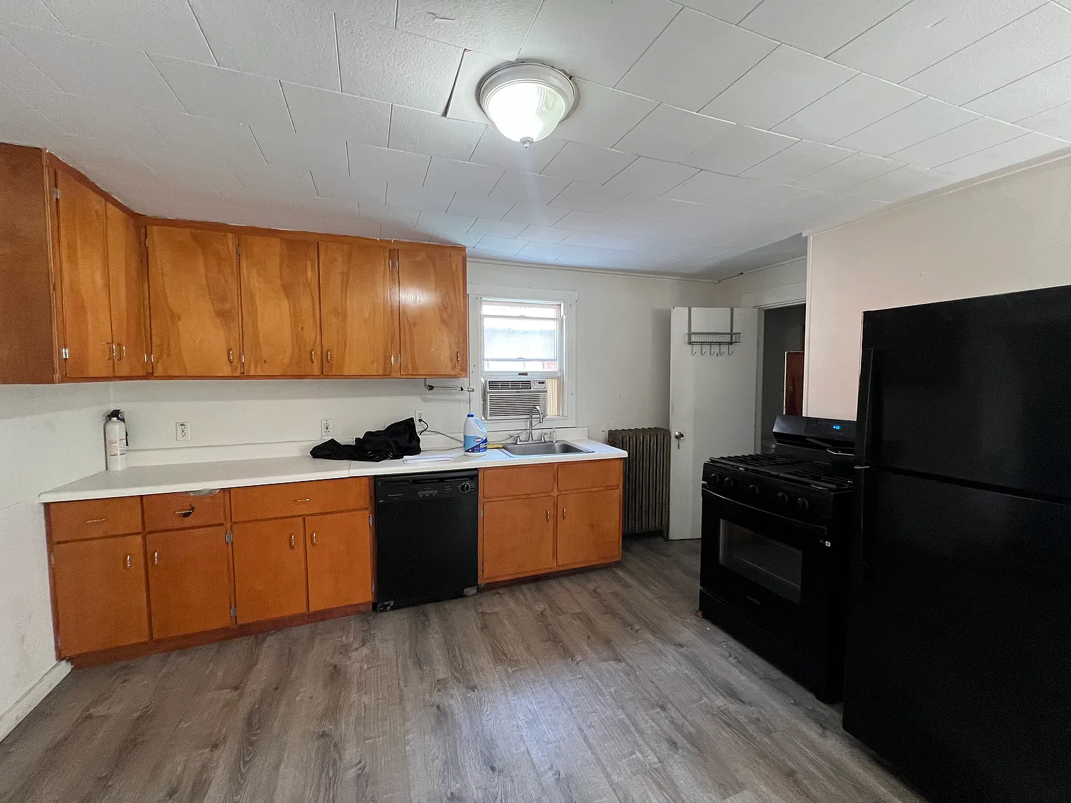 1 bed, $2,000 — Photo 1