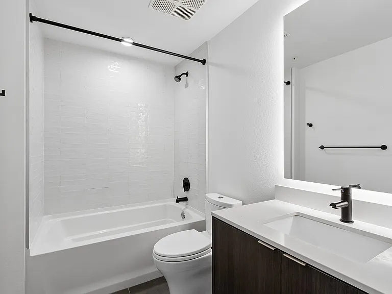 Maxwell Apartments — Photo 44