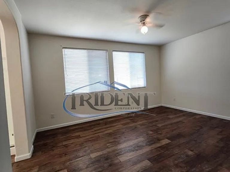 1038 Zanes Dr — Photo 8
