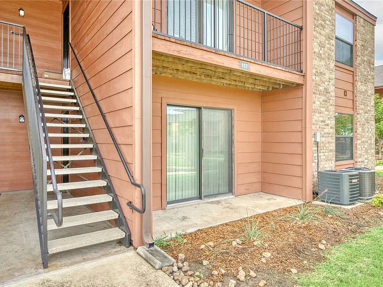 904 University Oaks Blvd #117 — Photo 2
